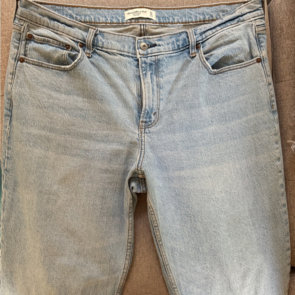 Abercrombie & Fitch Mid Rise 90s Straight Jean